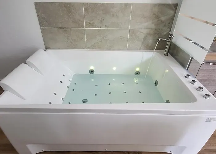 La Source Balneo * فونتيناي لو كومت