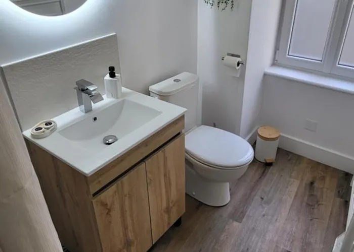 La Source Balneo شقة